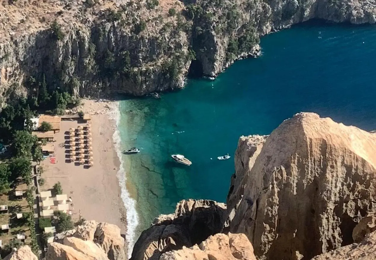 Butterfly valley